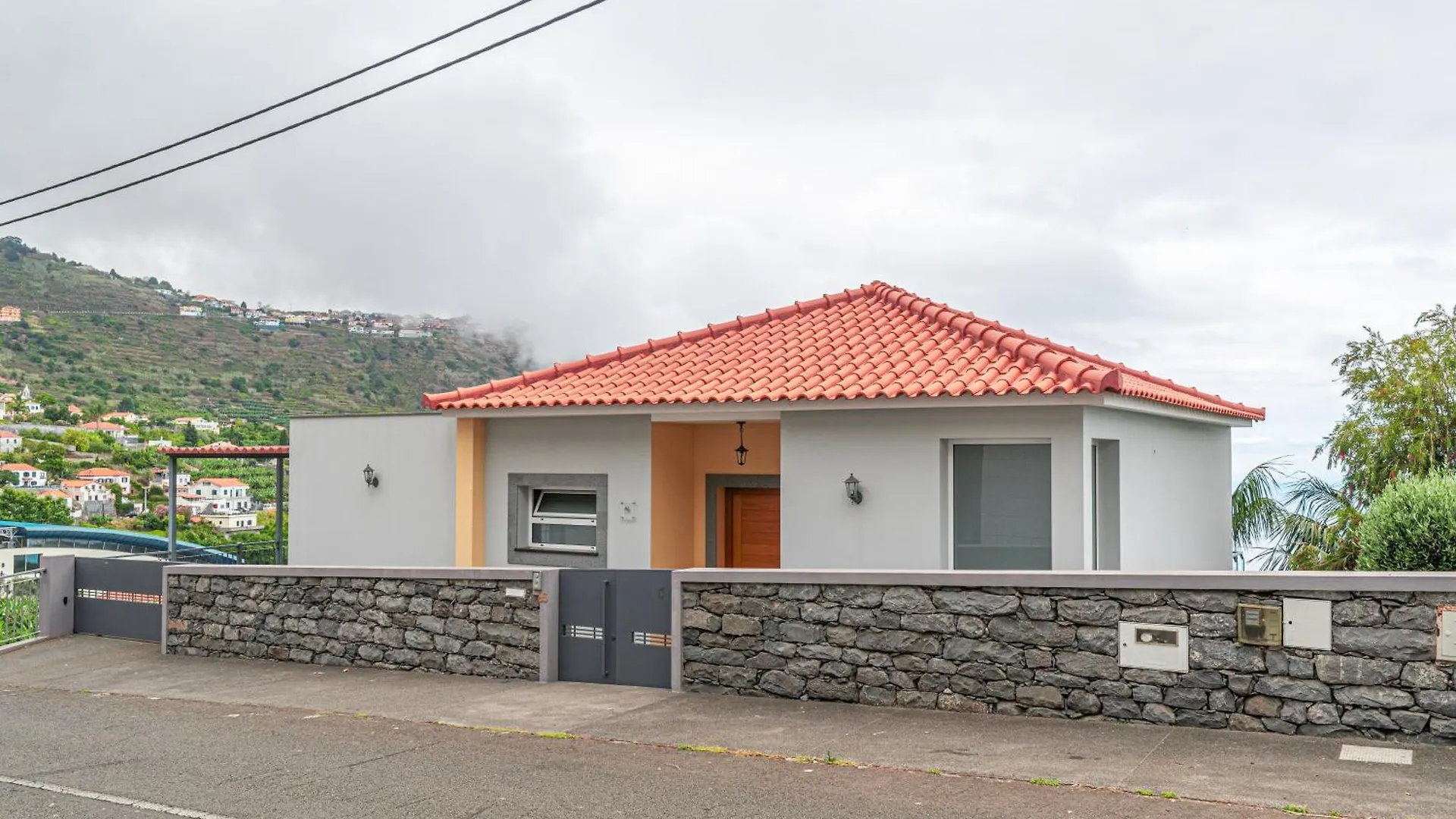 Farious Villa Arco da Calheta   Arco da Calheta (Madeira)